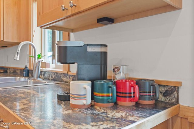 70 S Granite Bay Rd, Nordman, ID 83848