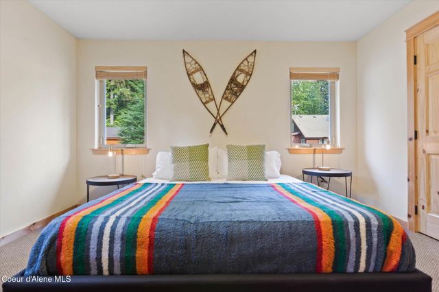 70 S Granite Bay Rd, Nordman, ID 83848