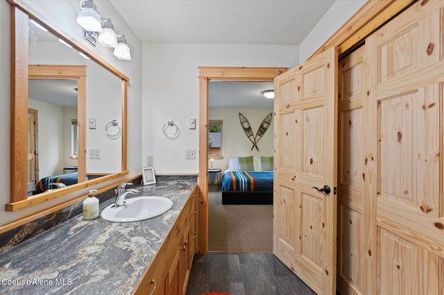 70 S Granite Bay Rd, Nordman, ID 83848