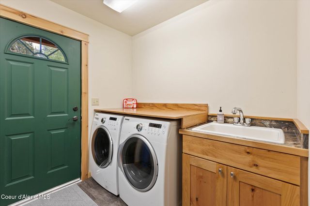 70 S Granite Bay Rd, Nordman, ID 83848