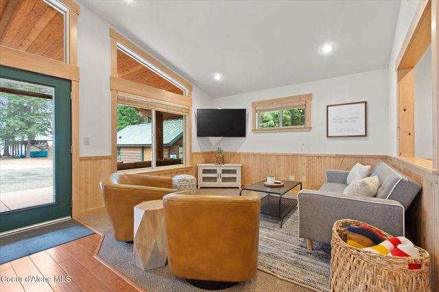 70 S Granite Bay Rd, Nordman, ID 83848