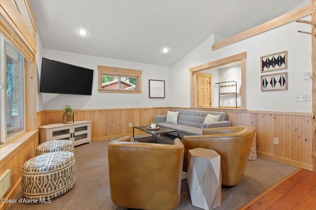 70 S Granite Bay Rd, Nordman, ID 83848