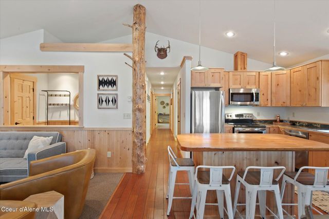 70 S Granite Bay Rd, Nordman, ID 83848