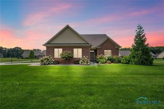 902 Pine Valley Drive, Bowling Green, OH 43402