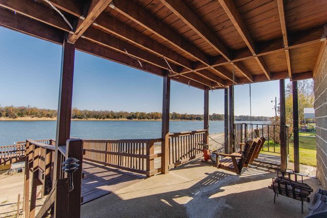 1111 LEANING TREES LN, Adamsville, TN 38310