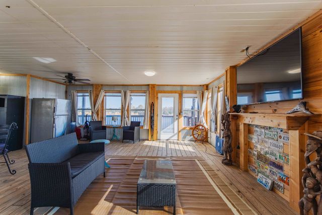 1111 LEANING TREES LN, Adamsville, TN 38310