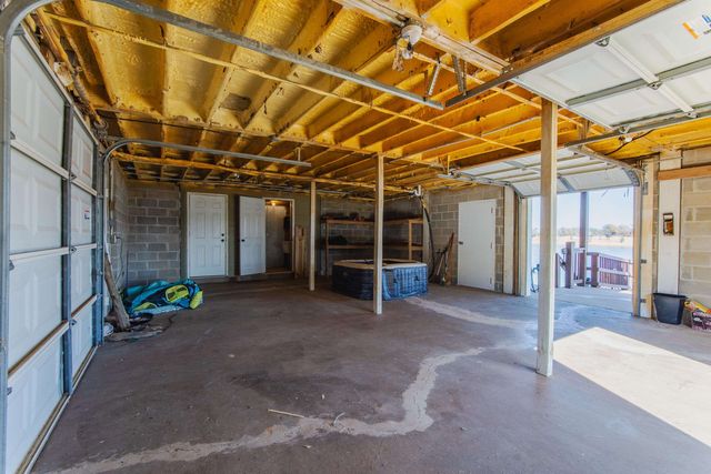 1111 LEANING TREES LN, Adamsville, TN 38310