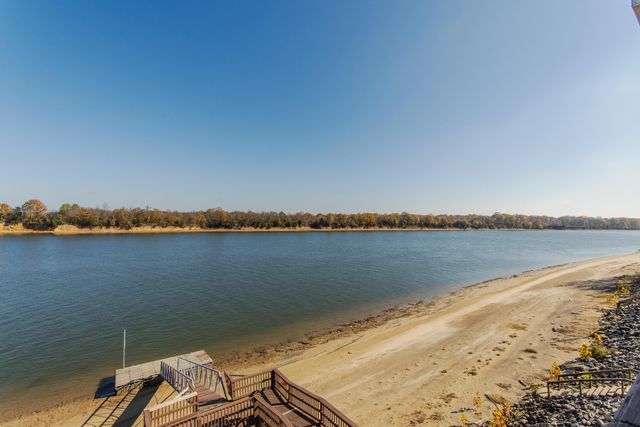 1111 LEANING TREES LN, Adamsville, TN 38310