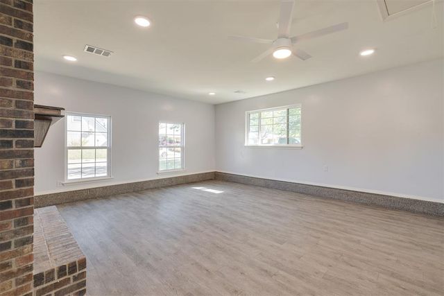 700 Century Drive, Moore, OK 73160