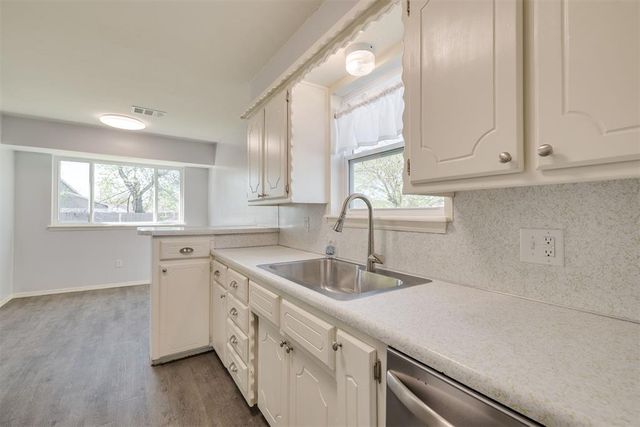 700 Century Drive, Moore, OK 73160