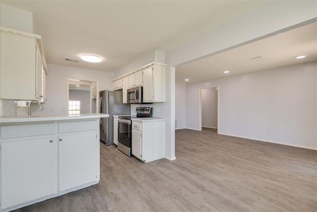 700 Century Drive, Moore, OK 73160