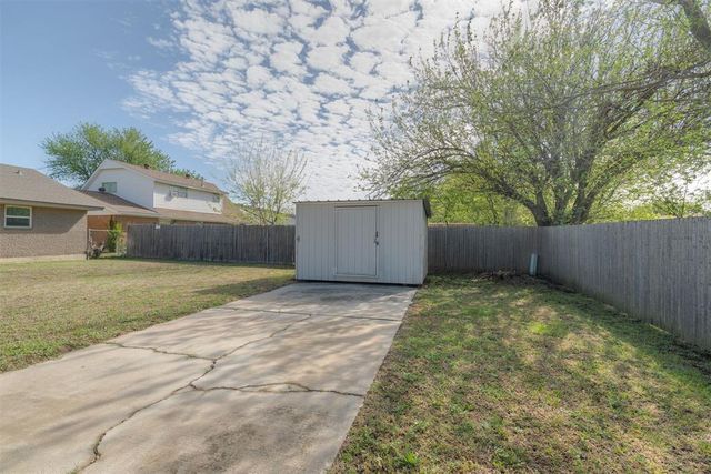 700 Century Drive, Moore, OK 73160