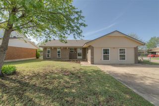 700 Century Drive, Moore, OK 73160