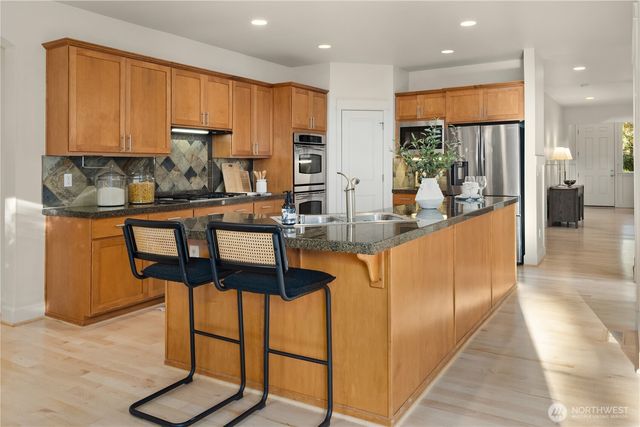 1689 24th Avenue NE, Issaquah, WA 98029