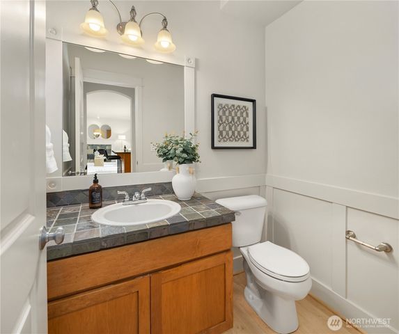 1689 24th Avenue NE, Issaquah, WA 98029