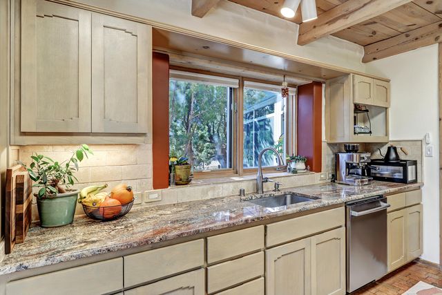 39 Calle Del Norte, Placitas, NM 87043