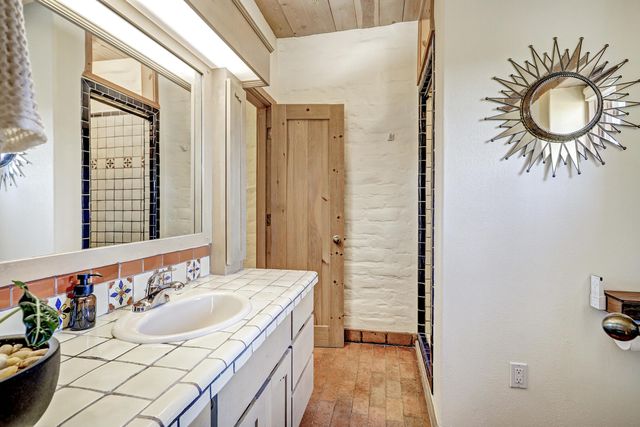 39 Calle Del Norte, Placitas, NM 87043