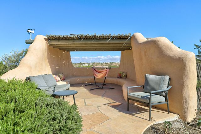 39 Calle Del Norte, Placitas, NM 87043