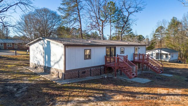 50 N Duncan Hill Lane, Taylorsville, NC 28681
