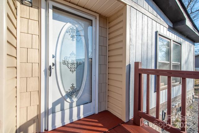 50 N Duncan Hill Lane, Taylorsville, NC 28681