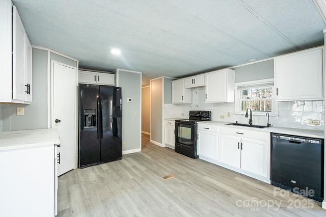 50 N Duncan Hill Lane, Taylorsville, NC 28681