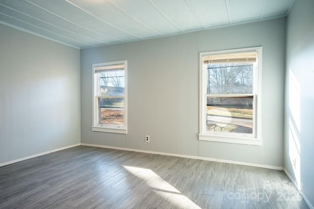 50 N Duncan Hill Lane, Taylorsville, NC 28681