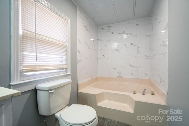 50 N Duncan Hill Lane, Taylorsville, NC 28681