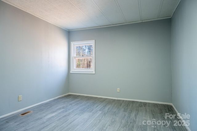 50 N Duncan Hill Lane, Taylorsville, NC 28681