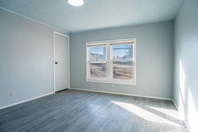 50 N Duncan Hill Lane, Taylorsville, NC 28681