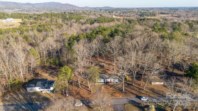 50 N Duncan Hill Lane, Taylorsville, NC 28681