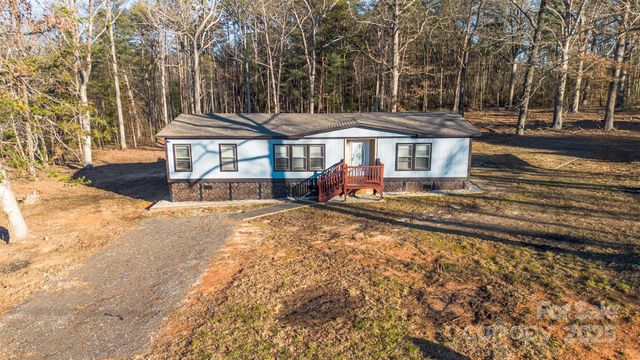 50 N Duncan Hill Lane, Taylorsville, NC 28681