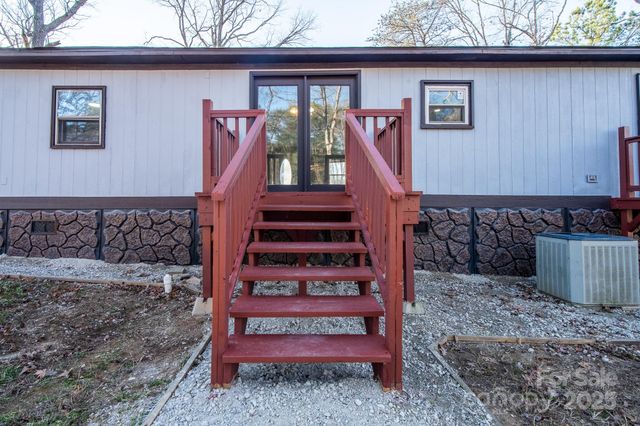 50 N Duncan Hill Lane, Taylorsville, NC 28681