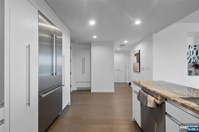 320 Adolphus Avenue 807, Cliffside Park, NJ 07010