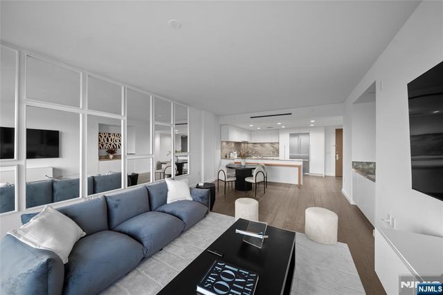320 Adolphus Avenue 807, Cliffside Park, NJ 07010