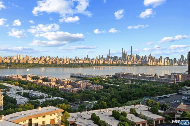 320 Adolphus Avenue 807, Cliffside Park, NJ 07010