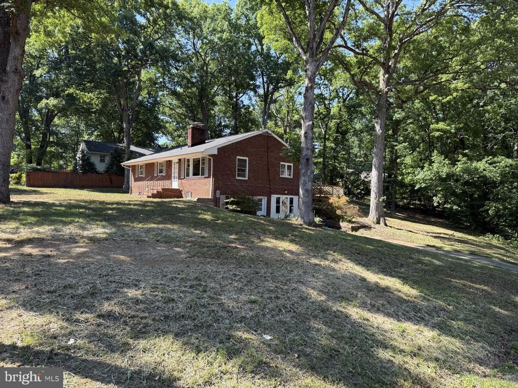 51 BLAIR RD, Fredericksburg, VA 22405