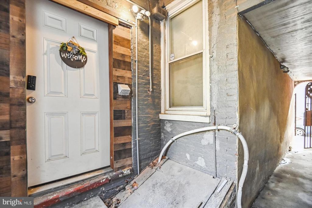 Image 30 of property listing at 2050 BANK ST, Baltimore, MD 21231