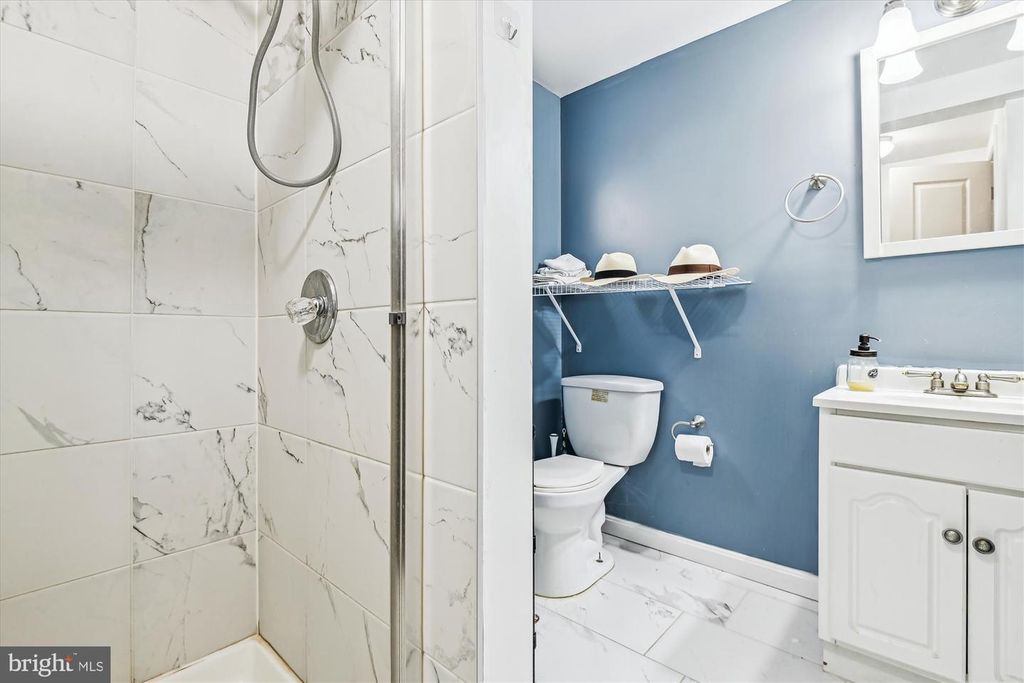 Image 33 of property listing at 2050 BANK ST, Baltimore, MD 21231