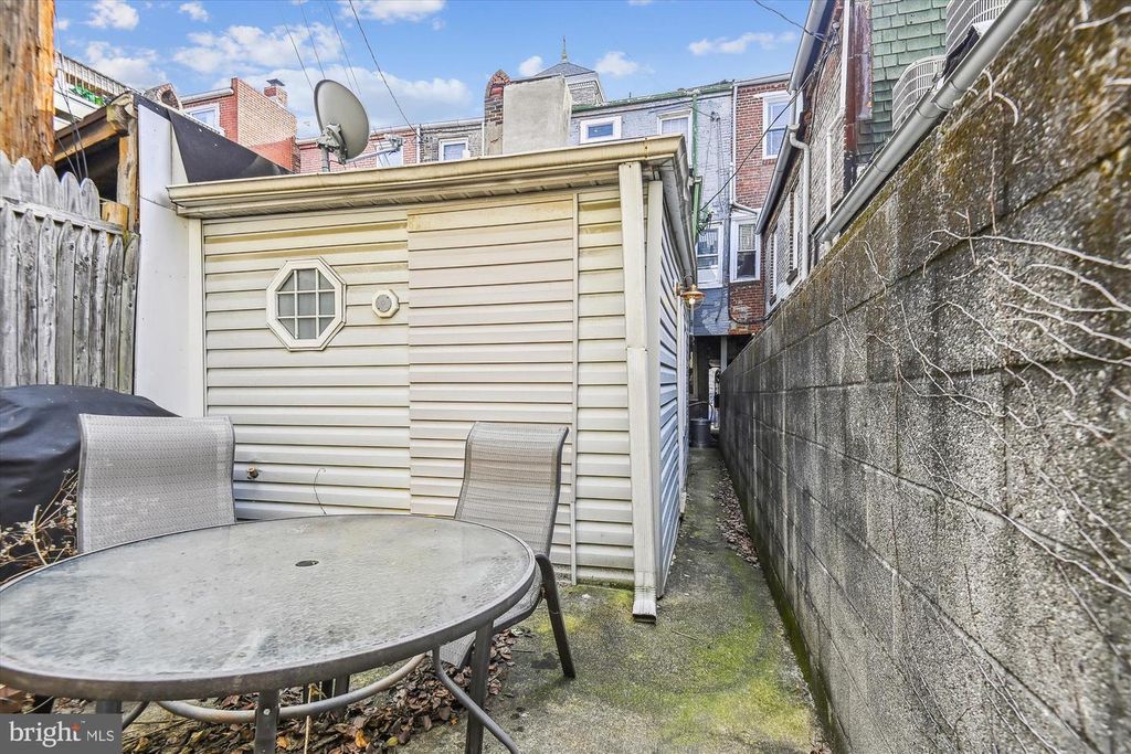Image 36 of property listing at 2050 BANK ST, Baltimore, MD 21231