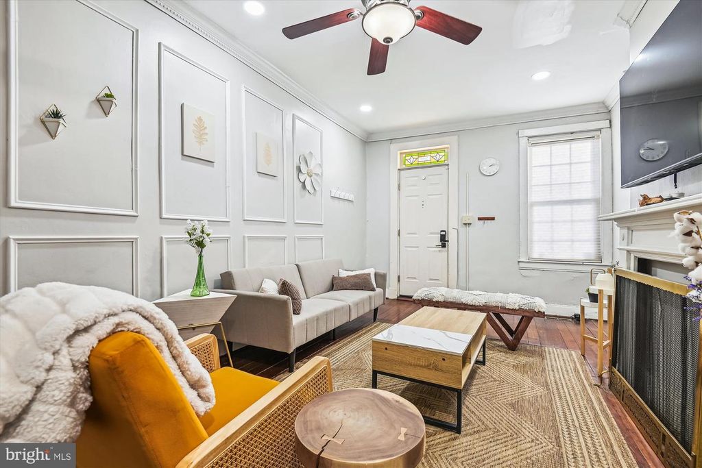 Image 7 of property listing at 2050 BANK ST, Baltimore, MD 21231