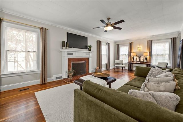 1106 West End Boulevard, Winston-salem, NC 27101