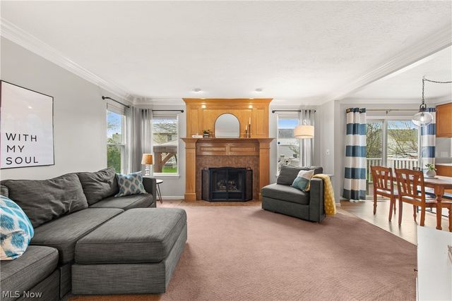 657 Ashbrook Drive, Wadsworth, OH 44281