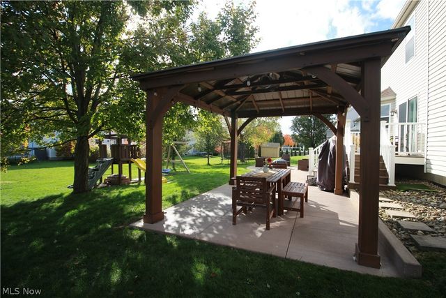 657 Ashbrook Drive, Wadsworth, OH 44281