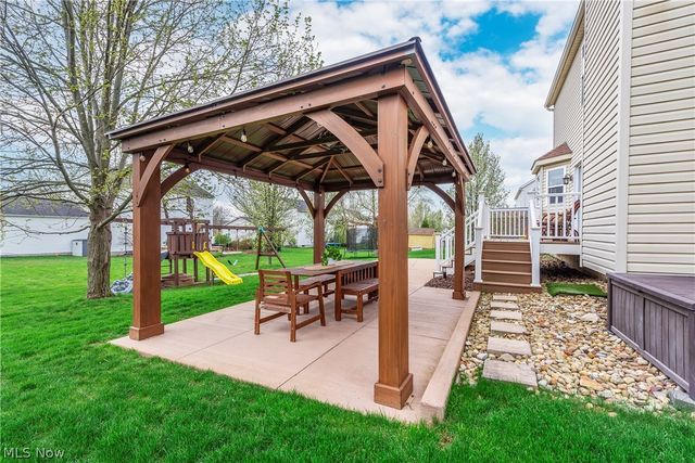 657 Ashbrook Drive, Wadsworth, OH 44281