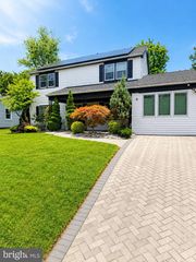 6 HEPBURN LN, Willingboro, NJ 08046