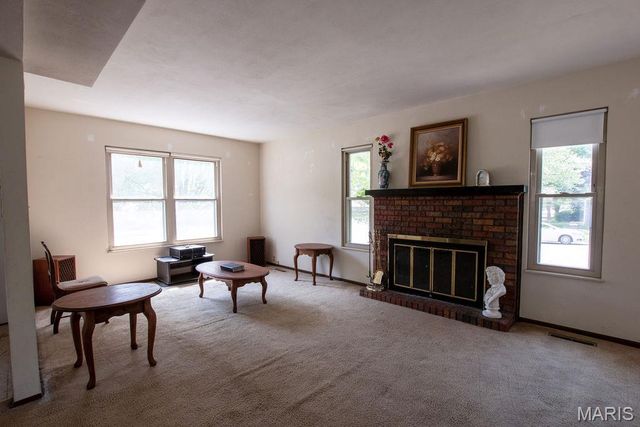 102 Britanna Drive, Swansea, IL 62226
