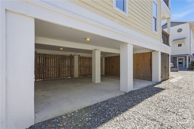 10 13th Place, Tybee Island, GA 31328