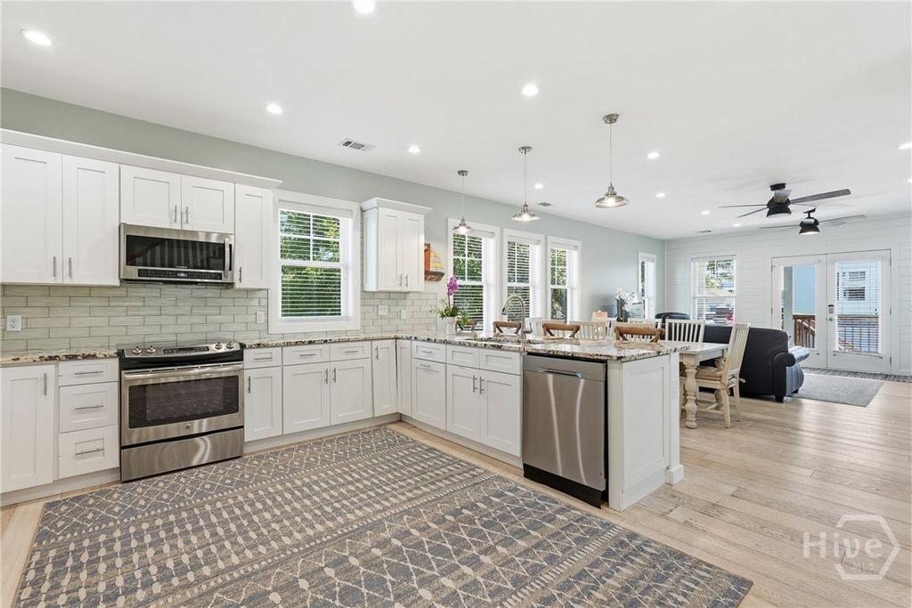 Image 10 of property listing at 10 13th Place, Tybee Island, GA 31328