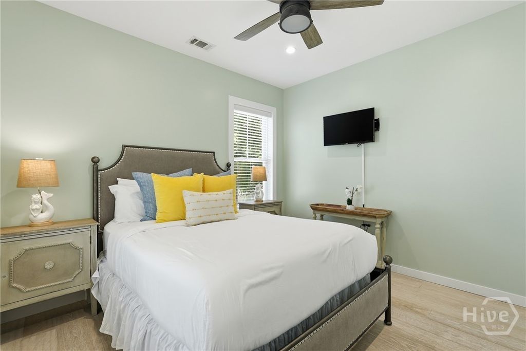 Image 16 of property listing at 10 13th Place, Tybee Island, GA 31328