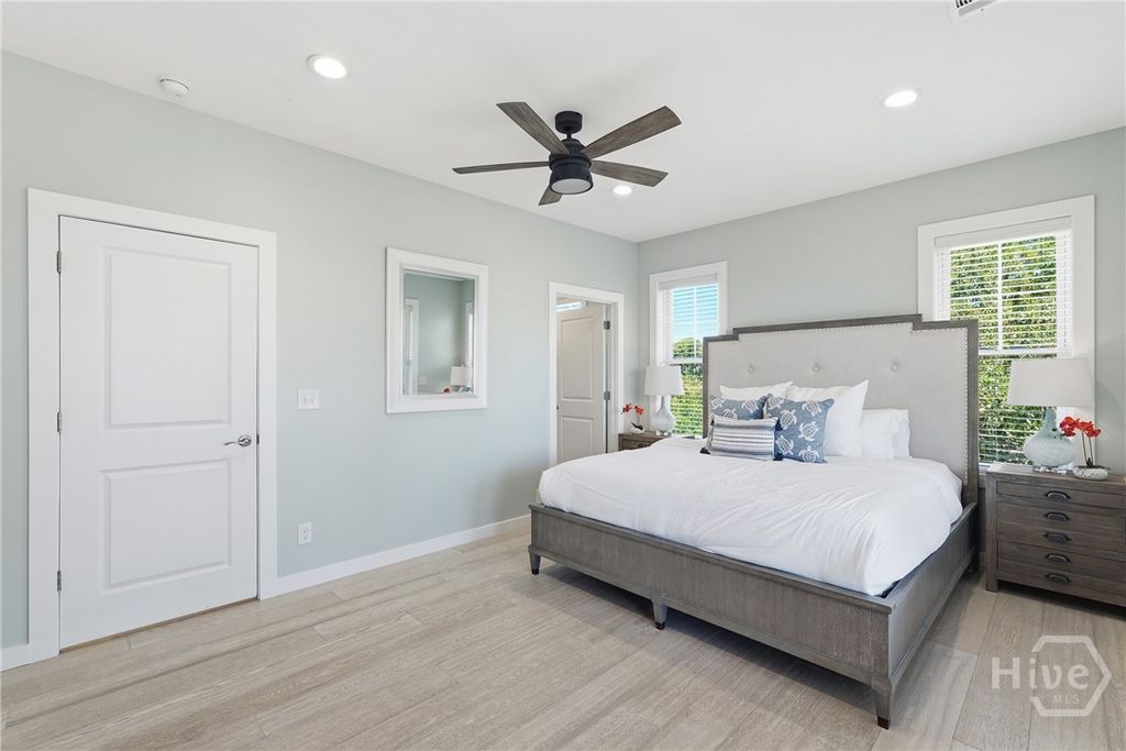 Image 22 of property listing at 10 13th Place, Tybee Island, GA 31328